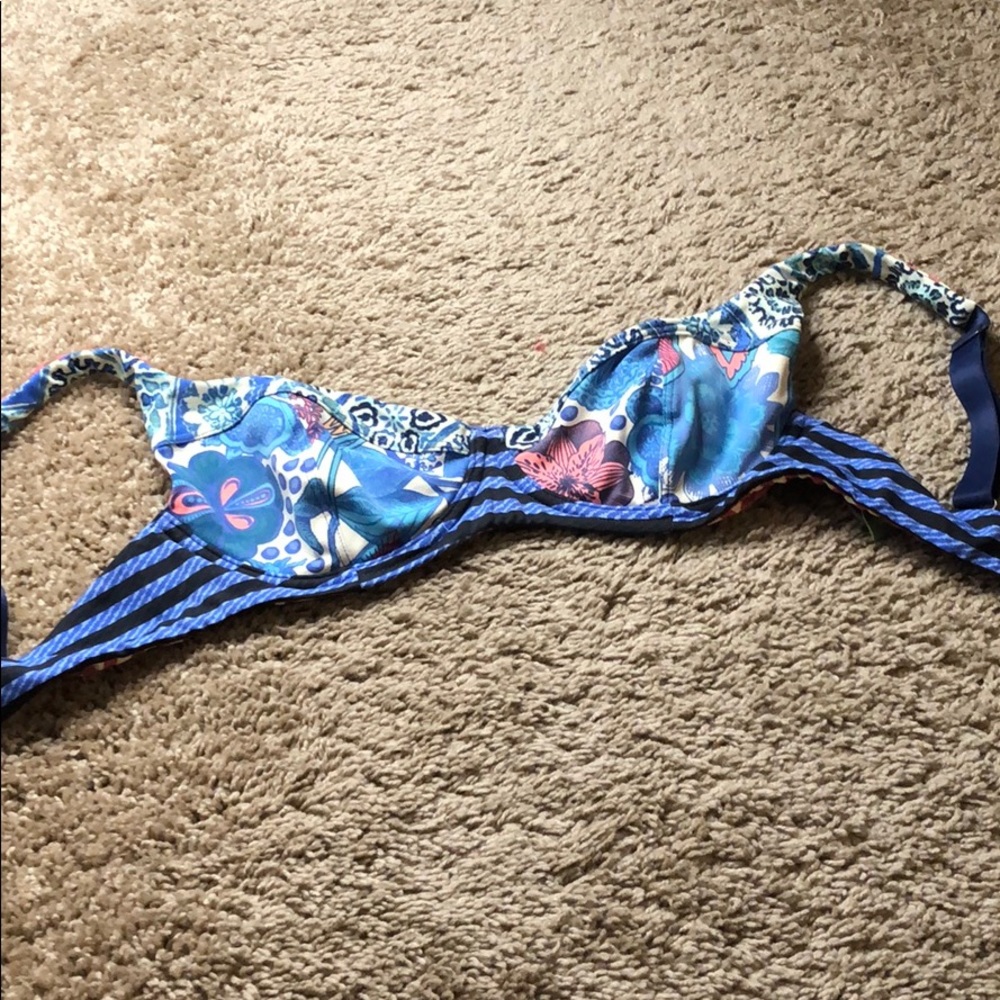 Maaji bathingsuit top